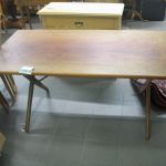 421 7383 DINING TABLE